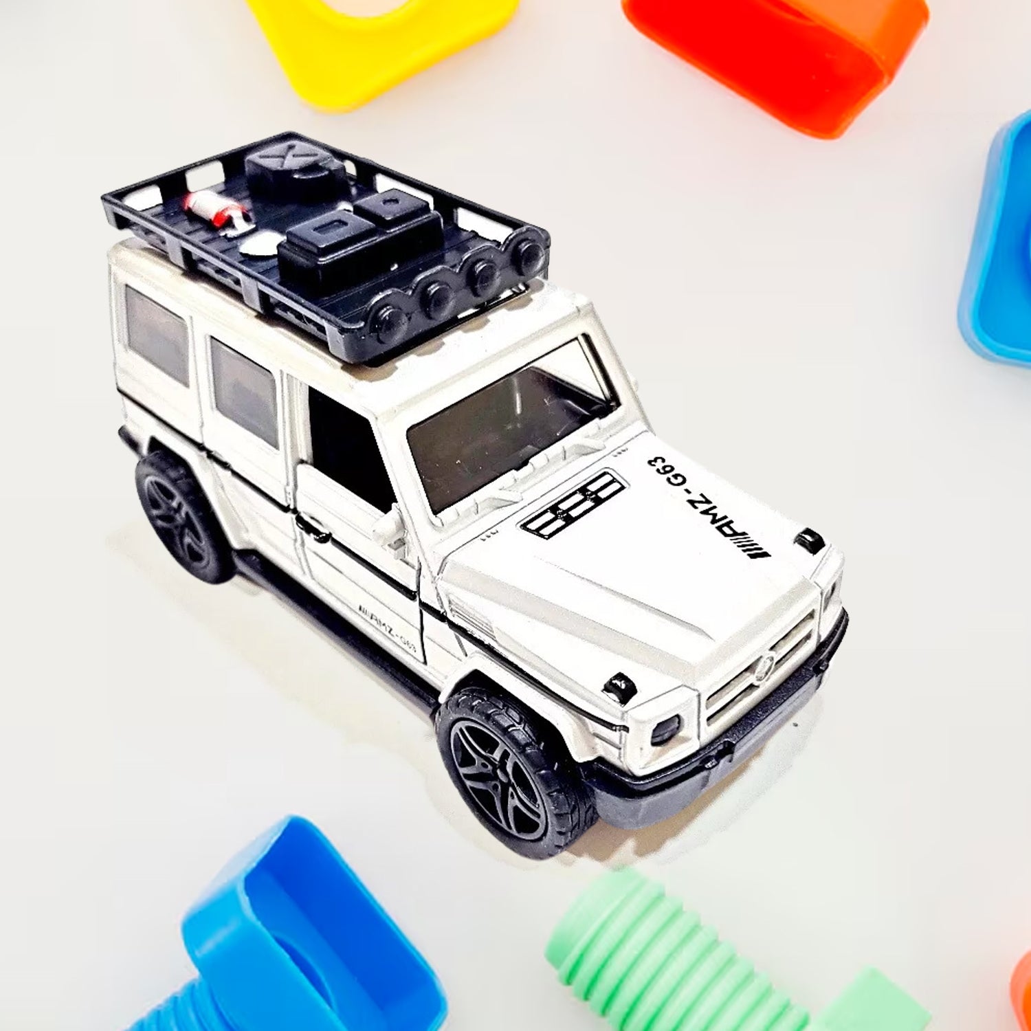 Alloy Metal Pull Back Die-cast Car, Jeep Model Car Off Road Die cast Metal Pullback Toy car with Doors Open Boys Gifts Toys for Kids Age 3+ Years (Pack of 1)